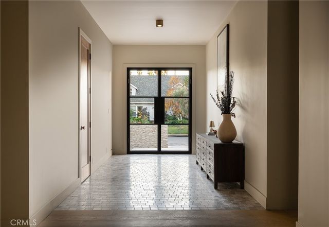 15719 Hartsook, Encino, CA 91436
