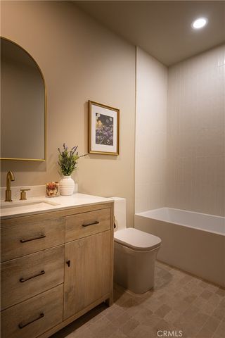 15719 Hartsook, Encino, CA 91436