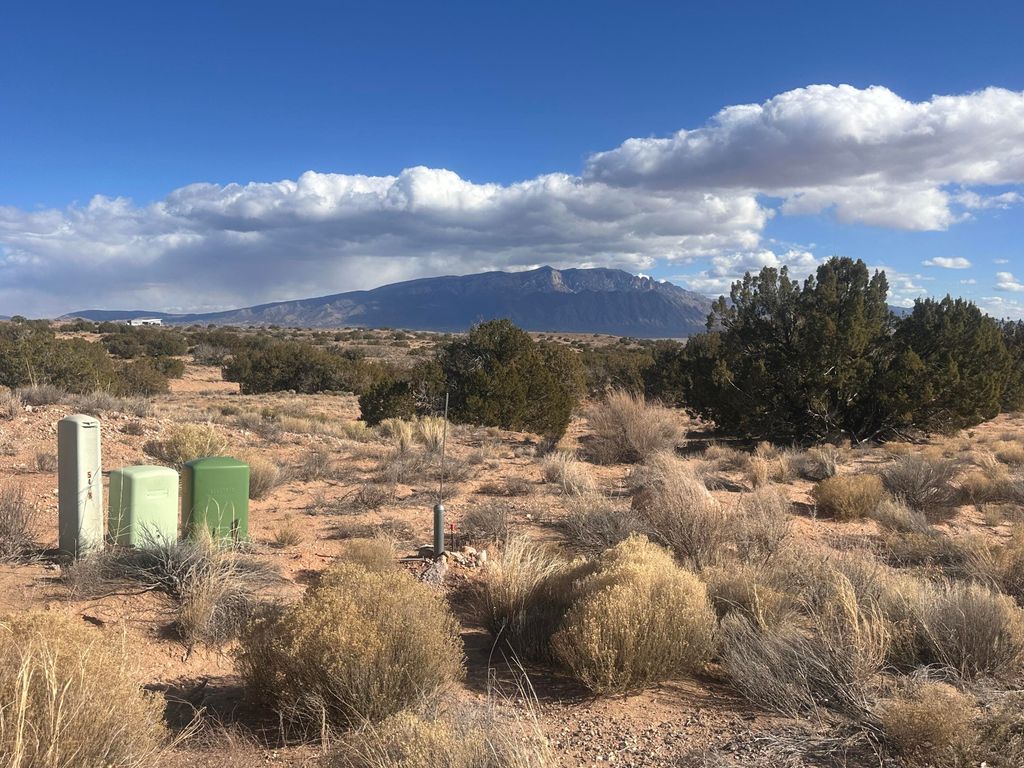 Image 5 of property listing at 5408 Bachmann Court NE, Rio Rancho, NM 87144