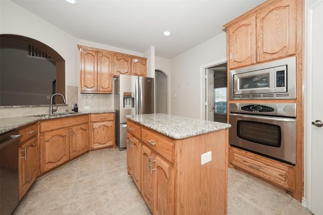 20335 Horseshoe Canyon Drive, Cypress, TX 77433