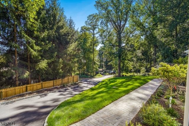 51 Dogwood Rd, Morris Plains Boro, NJ 07950