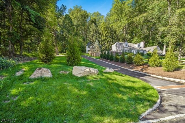 51 Dogwood Rd, Morris Plains Boro, NJ 07950