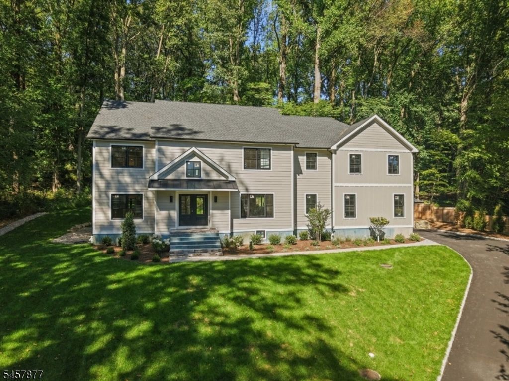 51 Dogwood Rd, Morris Plains Boro, NJ 07950
