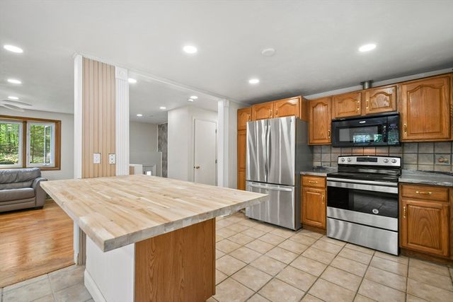 175 Armsby Road, Sutton, MA 01590