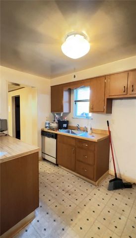 4526 Camelia St, E Pittsburgh, PA 15201
