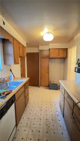 4526 Camelia St, E Pittsburgh, PA 15201