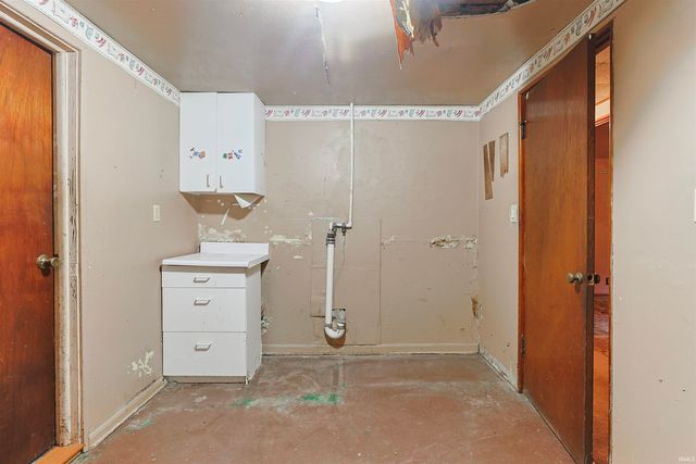 516 E Dragoon Trail, Mishawaka, IN 46544