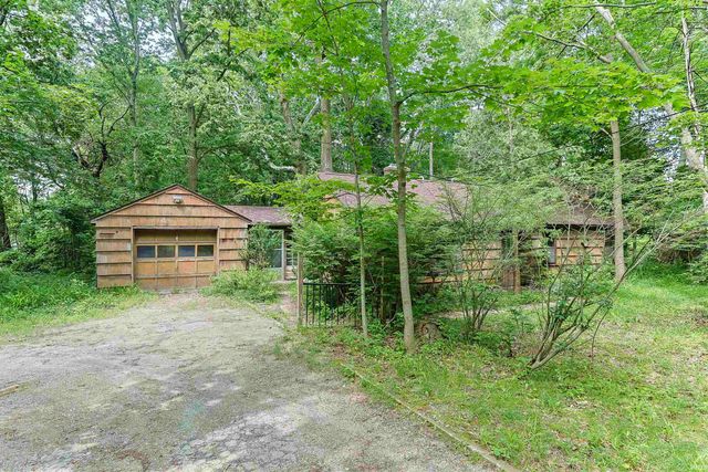 516 E Dragoon Trail, Mishawaka, IN 46544