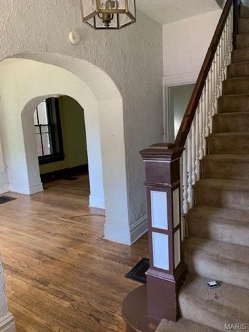 4429 Pennsylvania Avenue, St Louis, MO 63111