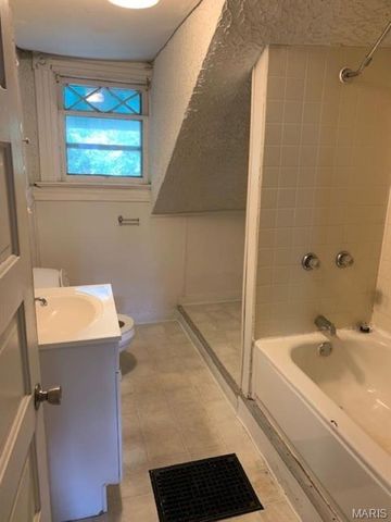 4429 Pennsylvania Avenue, St Louis, MO 63111