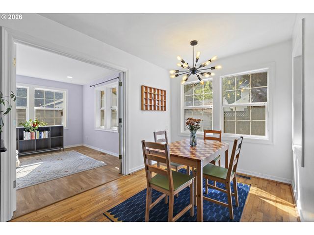 150 Ne 202ND Ave, Gresham, OR 97230