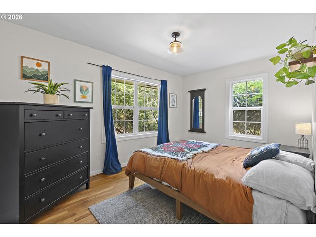 150 Ne 202ND Ave, Gresham, OR 97230