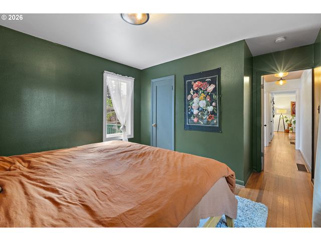 150 Ne 202ND Ave, Gresham, OR 97230