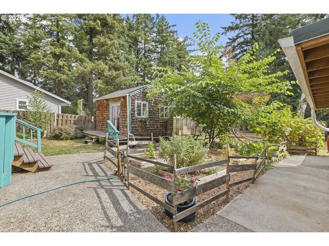 150 Ne 202ND Ave, Gresham, OR 97230