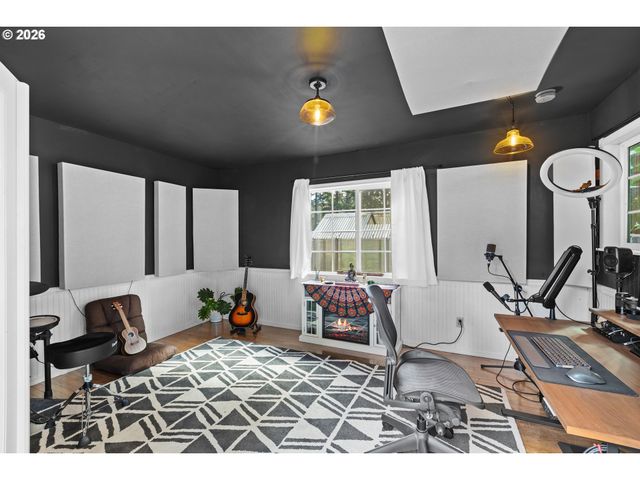 150 Ne 202ND Ave, Gresham, OR 97230