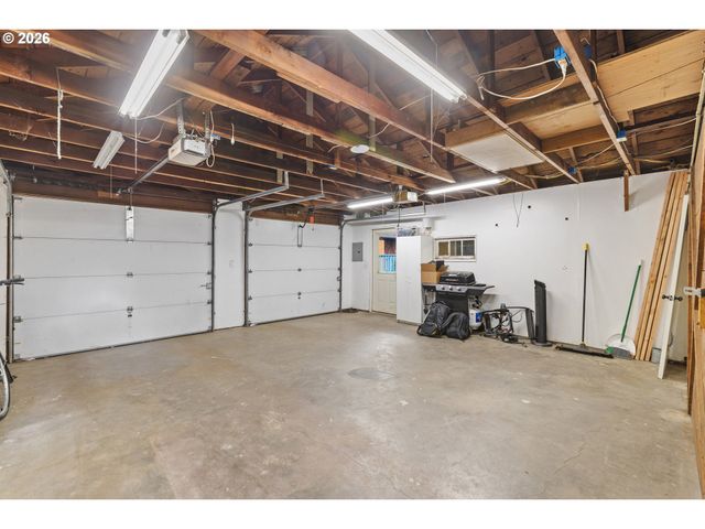 150 Ne 202ND Ave, Gresham, OR 97230