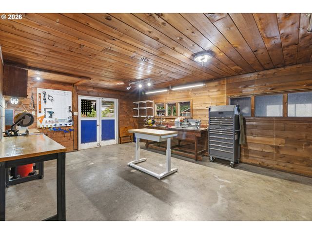 150 Ne 202ND Ave, Gresham, OR 97230