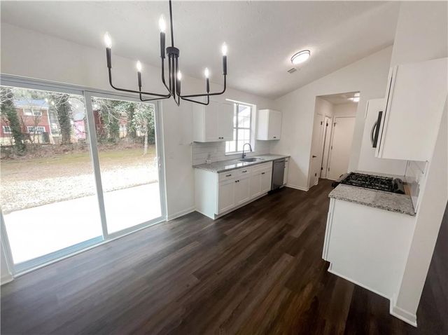 673 Utoy SW Circle, Atlanta, GA 30331