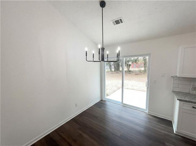 673 Utoy SW Circle, Atlanta, GA 30331