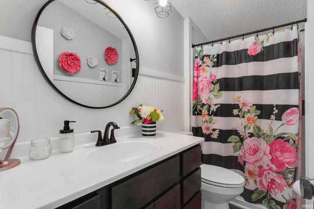 23651 Riley Road, Lakeville, IN 46536