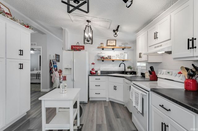 23651 Riley Road, Lakeville, IN 46536