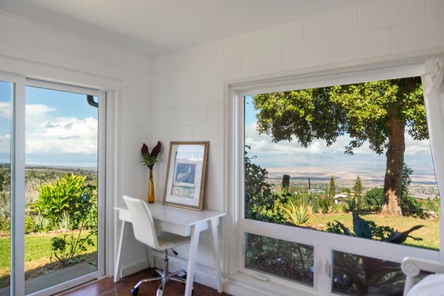 712 Upper Kimo Dr, Kula, HI 96790