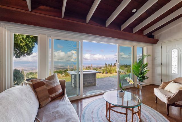 712 Upper Kimo Dr, Kula, HI 96790