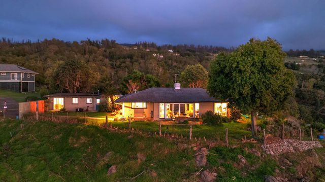 712 Upper Kimo Dr, Kula, HI 96790