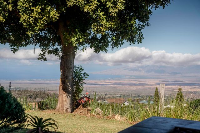 712 Upper Kimo Dr, Kula, HI 96790