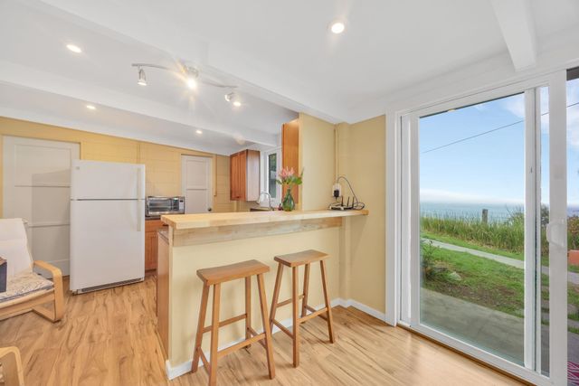 712 Upper Kimo Dr, Kula, HI 96790