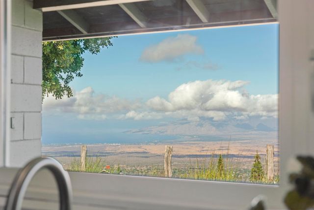 712 Upper Kimo Dr, Kula, HI 96790