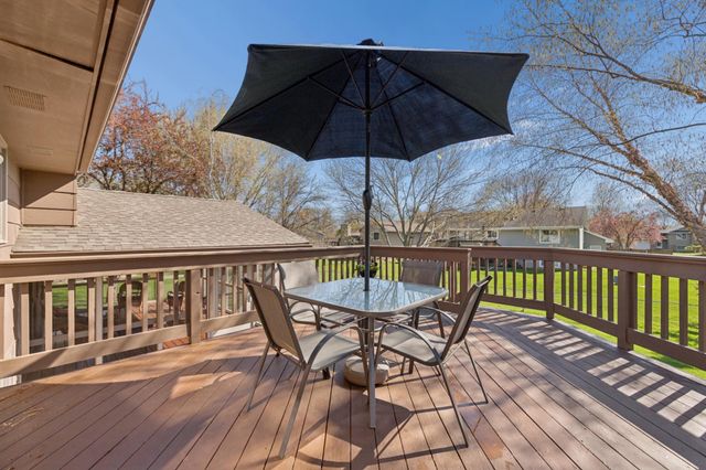 8922 Quinwood Lane N, Maple Grove, MN 55369