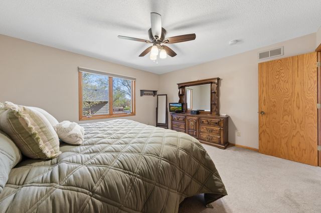 8922 Quinwood Lane N, Maple Grove, MN 55369