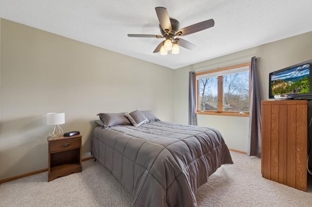 8922 Quinwood Lane N, Maple Grove, MN 55369