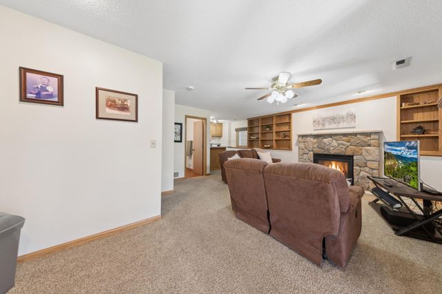 8922 Quinwood Lane N, Maple Grove, MN 55369