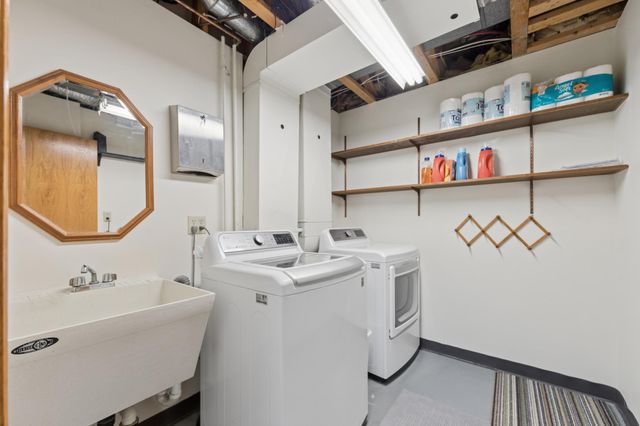 8922 Quinwood Lane N, Maple Grove, MN 55369