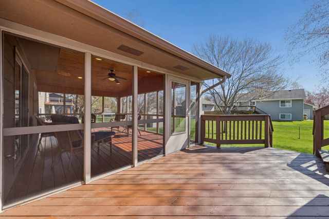 8922 Quinwood Lane N, Maple Grove, MN 55369