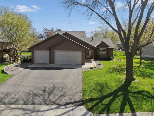 8922 Quinwood Lane N, Maple Grove, MN 55369