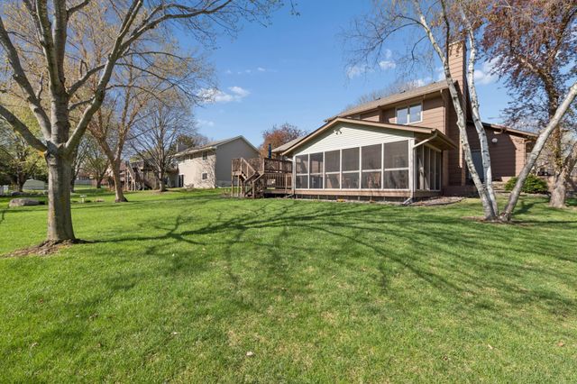 8922 Quinwood Lane N, Maple Grove, MN 55369