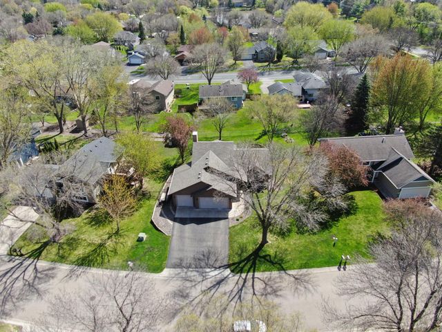 8922 Quinwood Lane N, Maple Grove, MN 55369