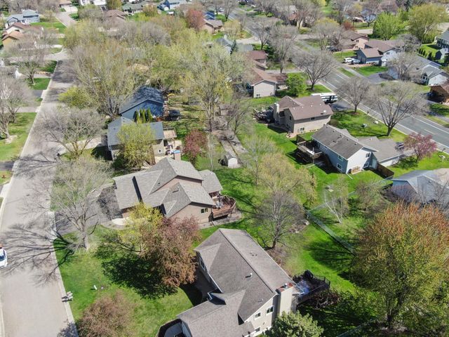 8922 Quinwood Lane N, Maple Grove, MN 55369