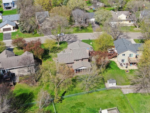 8922 Quinwood Lane N, Maple Grove, MN 55369