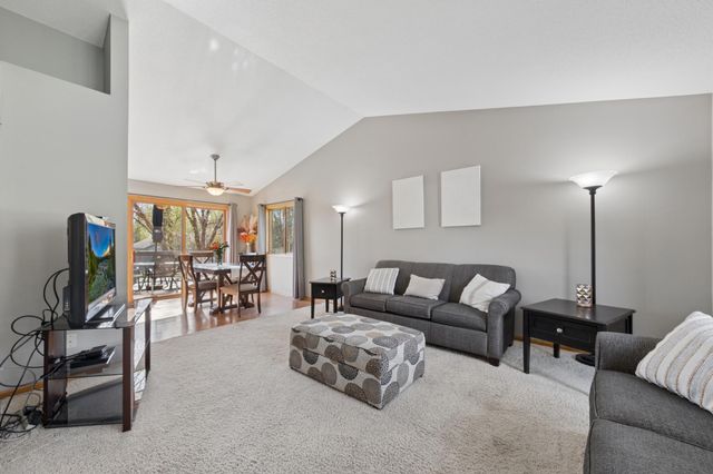 8922 Quinwood Lane N, Maple Grove, MN 55369