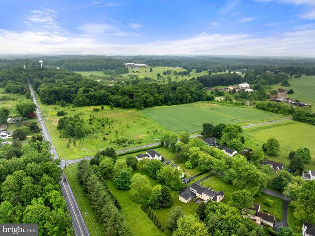 299 LONGVIEW LN, Kennett Square, PA 19348