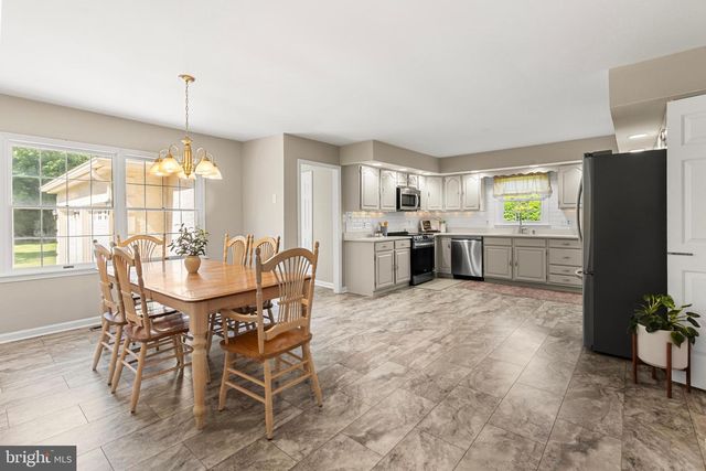 299 LONGVIEW LN, Kennett Square, PA 19348