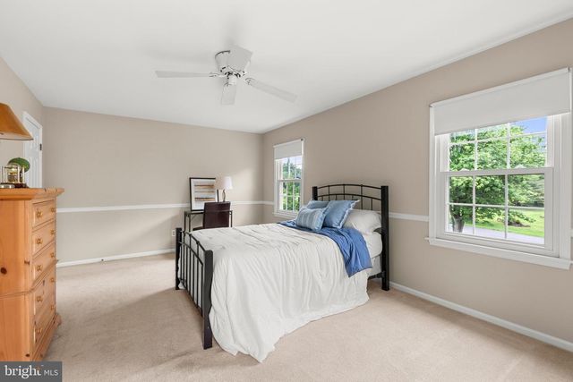 299 LONGVIEW LN, Kennett Square, PA 19348