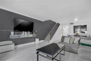 9956 SW 88th St 128-1, Miami, FL 33176