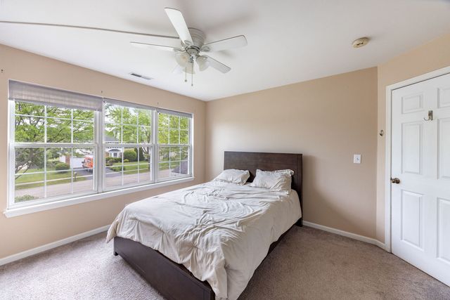 1237 E Greystone Drive, Round Lake Beach, IL 60073