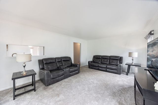 1237 E Greystone Drive, Round Lake Beach, IL 60073