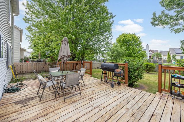 1237 E Greystone Drive, Round Lake Beach, IL 60073